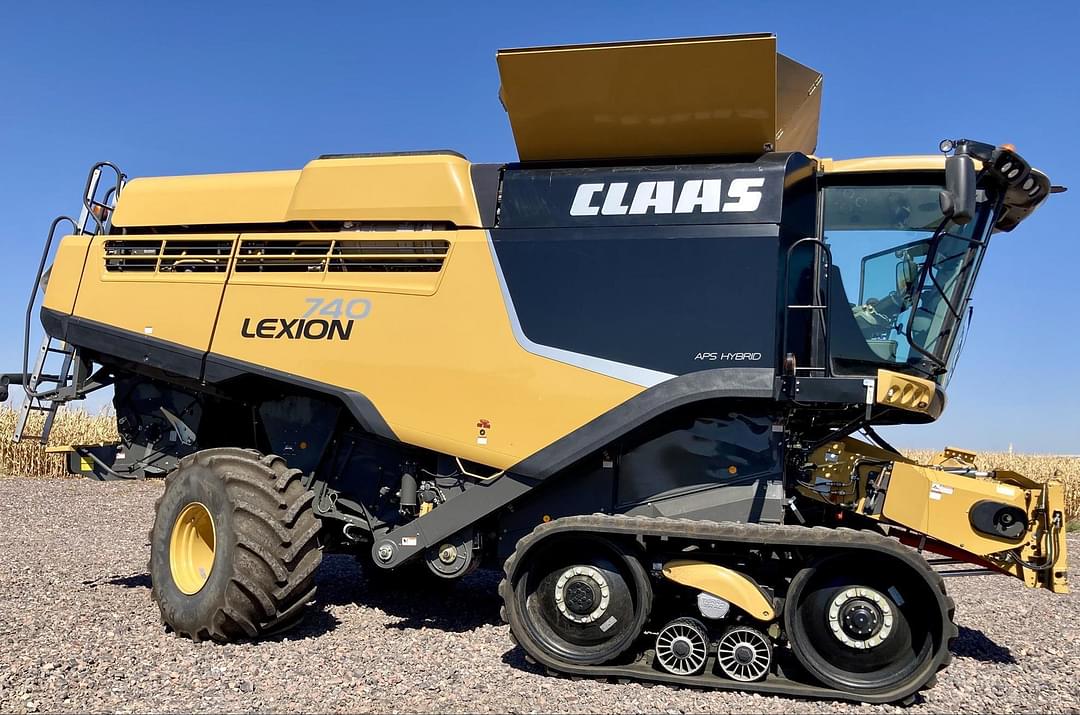 Image of CLAAS LEXION 740TT Primary image