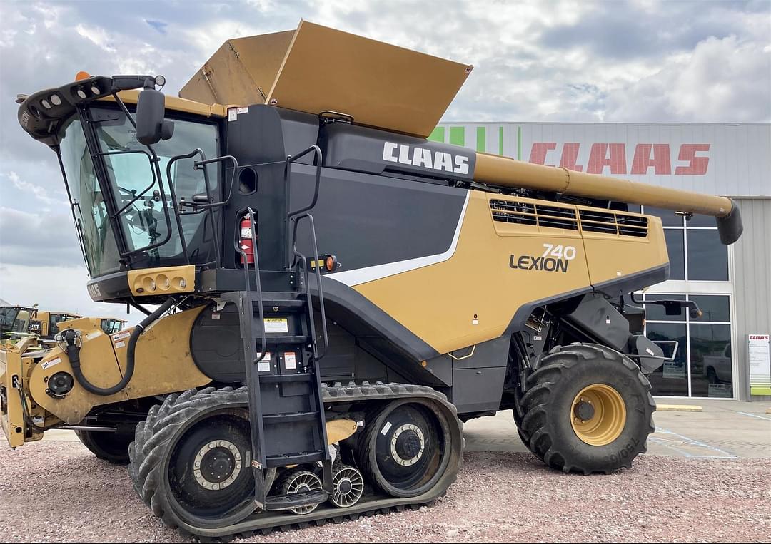 Image of CLAAS LEXION 740TT Primary image