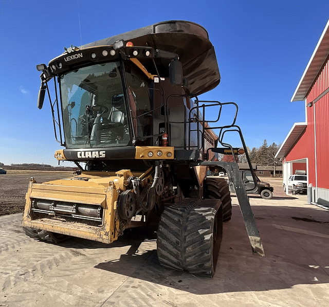 Image of CLAAS LEXION 760 equipment image 1