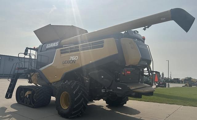 Image of CLAAS LEXION 760TT equipment image 2