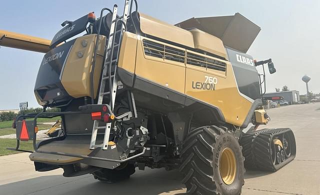 Image of CLAAS LEXION 760TT equipment image 4