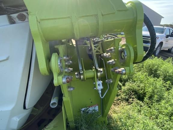 Image of CLAAS Orbis 750 equipment image 3