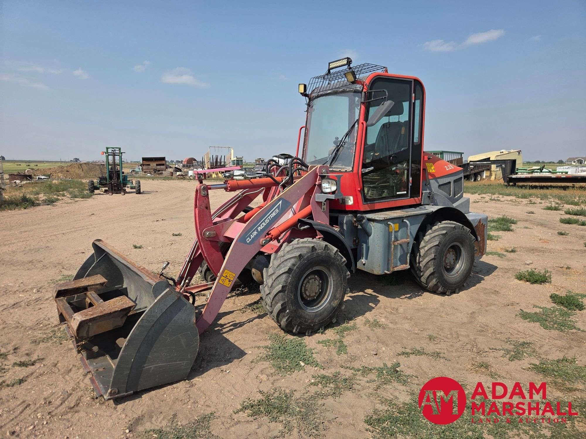 2018 Clark 2.2B Equipment Image0