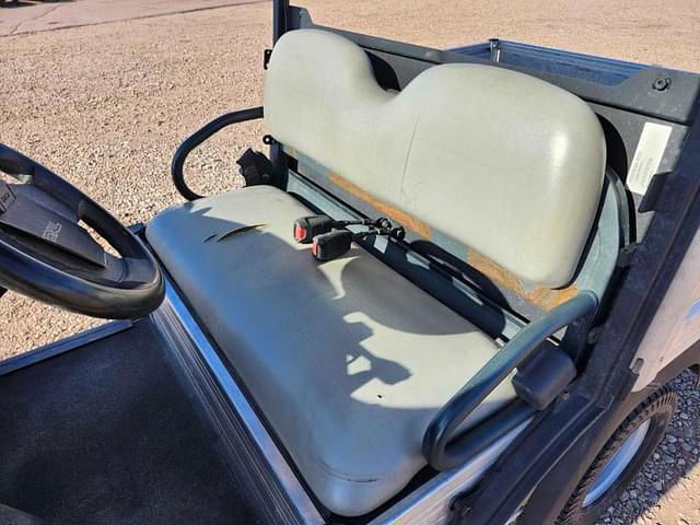 Image of Club Car Carryall 300 equipment image 4