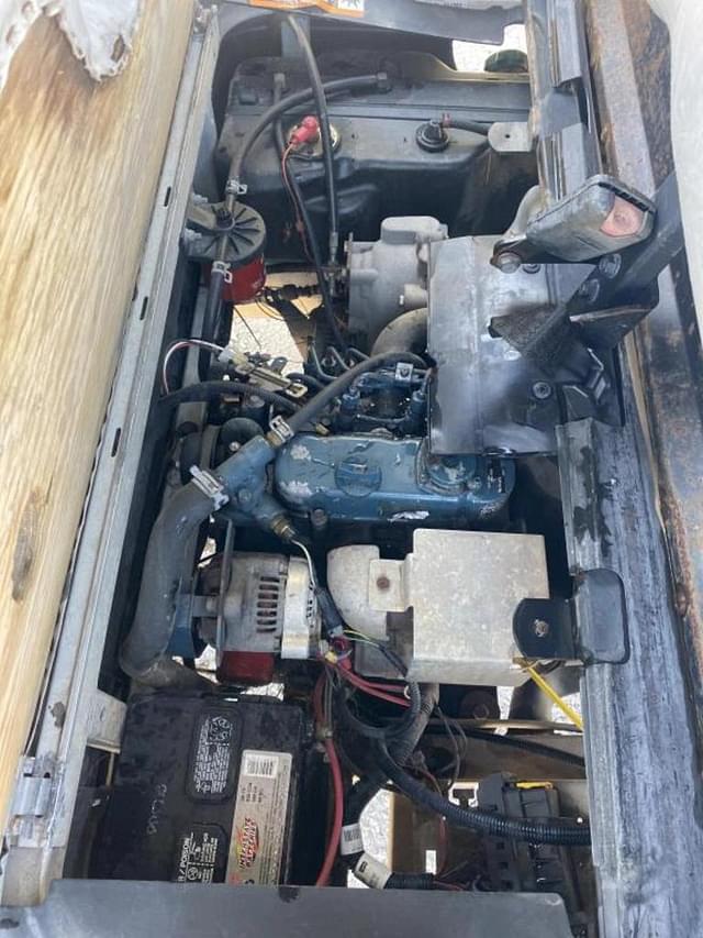 Image of Club Car Carryall 1700 equipment image 4