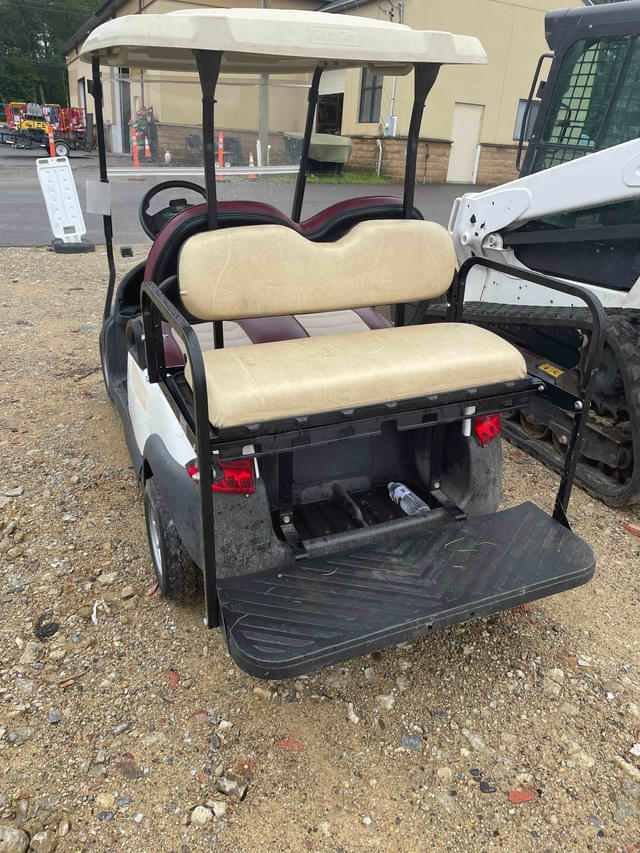 Image of Club Car Precedent equipment image 3