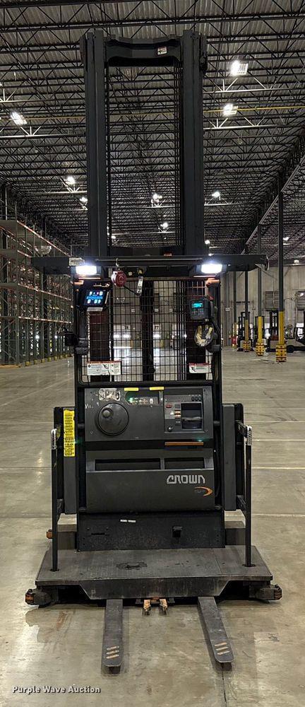 Image of Crown SP4050-30 equipment image 1