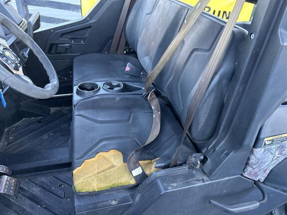 Image of Cub Cadet Challenger 550 equipment image 4