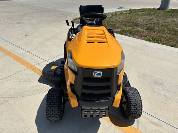 Image of Cub Cadet XT1 LT42 equipment image 2