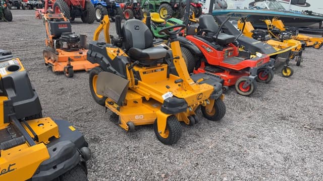 Image of Cub Cadet PRO Z 100 equipment image 2