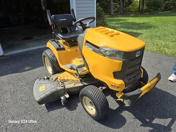 Image of Cub Cadet XT2 SLX54 equipment image 3