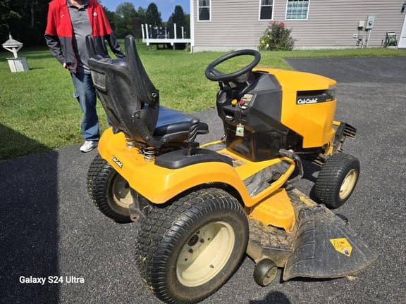 Image of Cub Cadet XT2 SLX54 equipment image 4