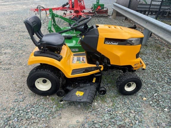 Image of Cub Cadet XT1 LT46 equipment image 1