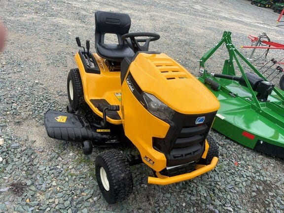 2018 Cub Cadet XT1 LT46 Equipment Image0