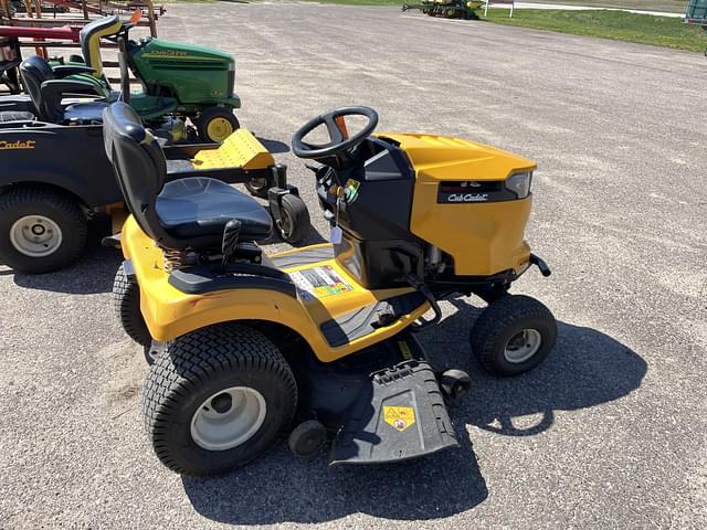 Image of Cub Cadet XT2 equipment image 3