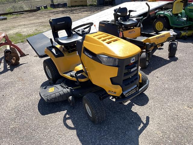 Image of Cub Cadet XT2 equipment image 2