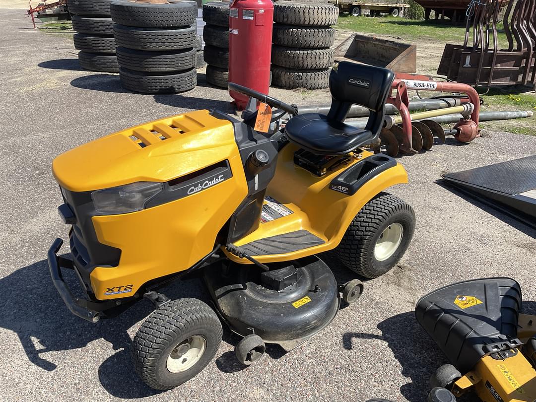 Image of Cub Cadet XT2 Primary image