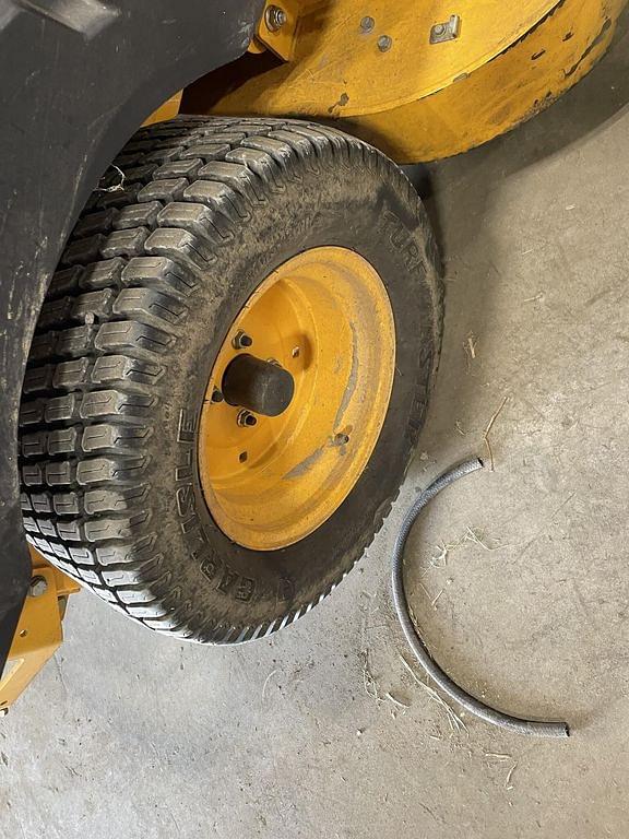 Image of Cub Cadet PRO Z 100 equipment image 4