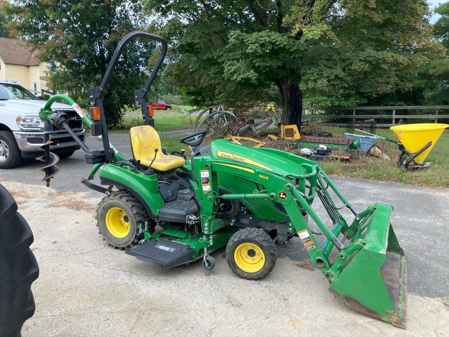 2018 John Deere 1023E Equipment Image0