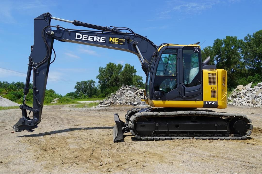 Image of John Deere 135G Primary image