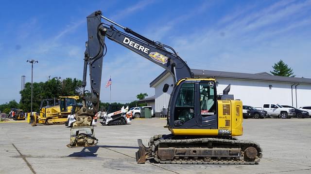 Image of John Deere 135G equipment image 3