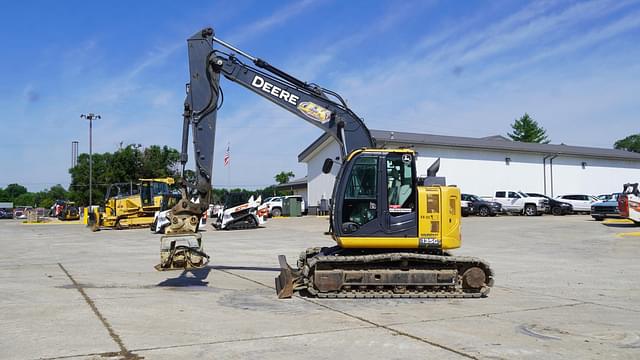 Image of John Deere 135G equipment image 2