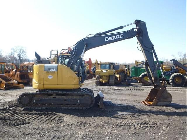 Image of John Deere 135G equipment image 2