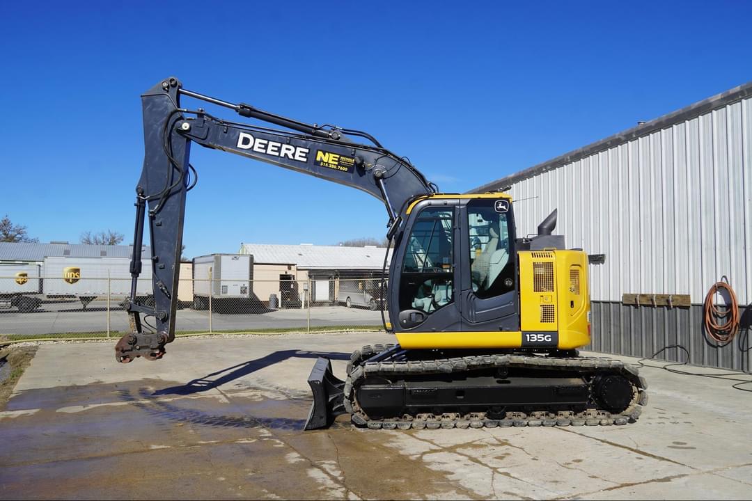 Image of John Deere 135G Primary image