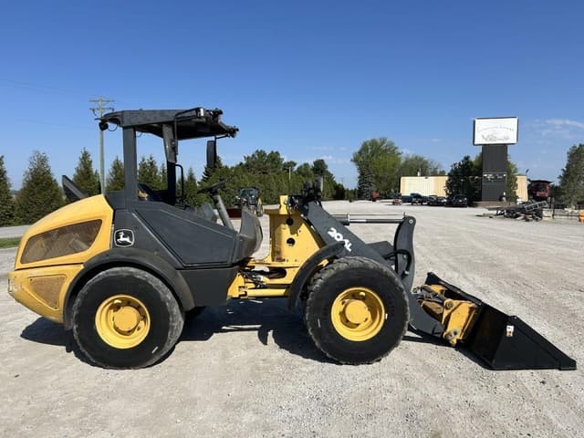 Image of John Deere 204L equipment image 3