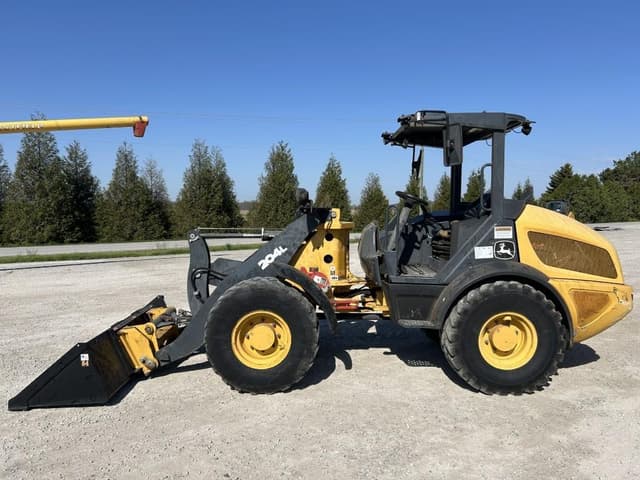 Image of John Deere 204L equipment image 2