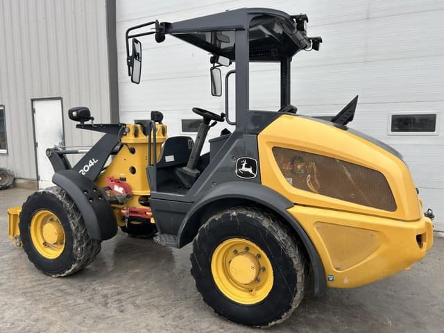 Image of John Deere 204L equipment image 4