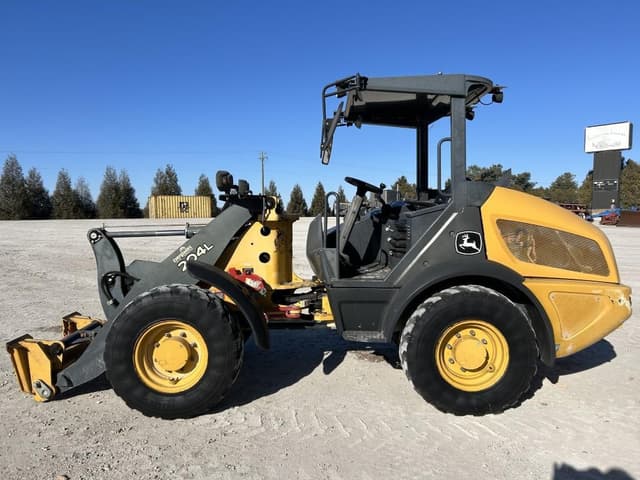 Image of John Deere 204L equipment image 2