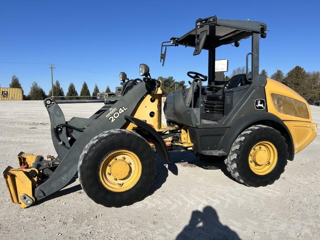 2018 John Deere 204L Equipment Image0