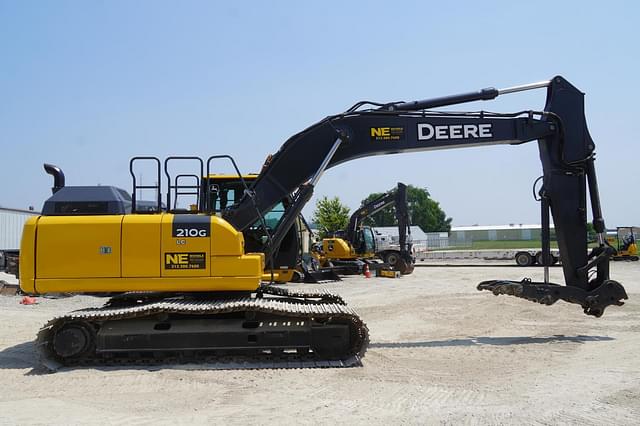 Image of John Deere 210G LC equipment image 4