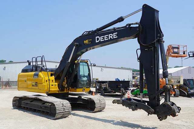 Image of John Deere 210G LC equipment image 3