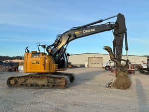 2018 John Deere 245G LC Image