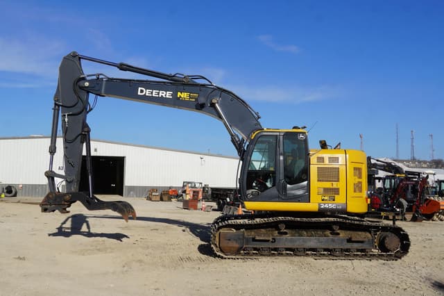 Image of John Deere 245G LC equipment image 2