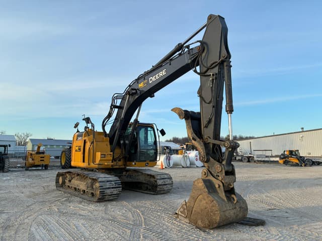 Image of John Deere 245G LC equipment image 1