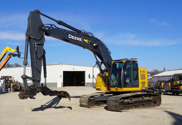 Image of John Deere 245G LC equipment image 3