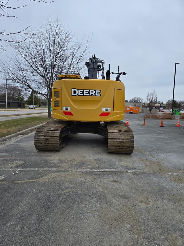 Image of John Deere 245G LC equipment image 4