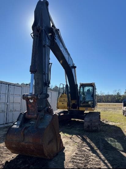 Image of John Deere 250G LC equipment image 2