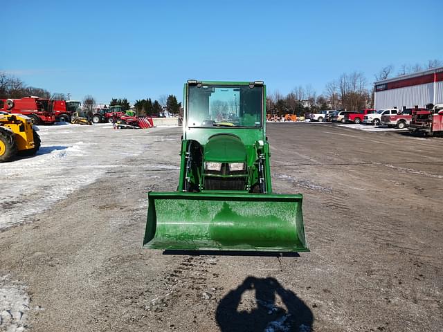 Image of John Deere 3038E equipment image 4