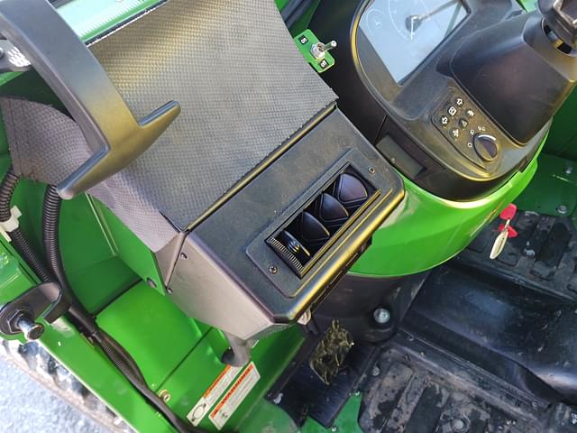 Image of John Deere 3038E equipment image 3