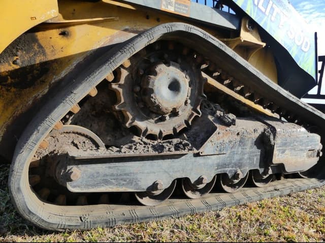 Image of John Deere 317G equipment image 4