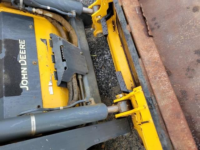 Image of John Deere 318G equipment image 4