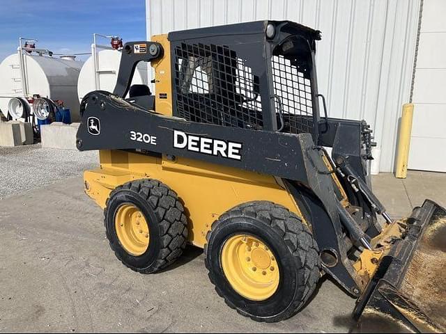 Image of John Deere 320E equipment image 2