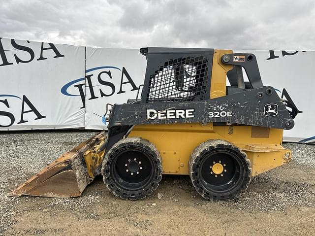 Image of John Deere 320E equipment image 1