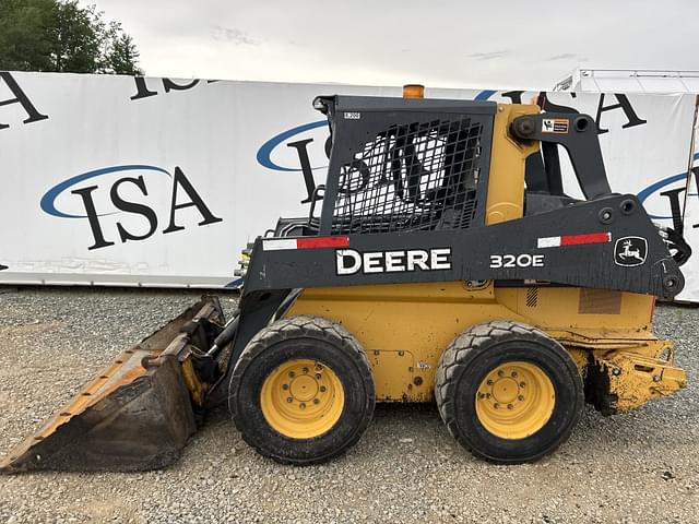 Image of John Deere 320E equipment image 1