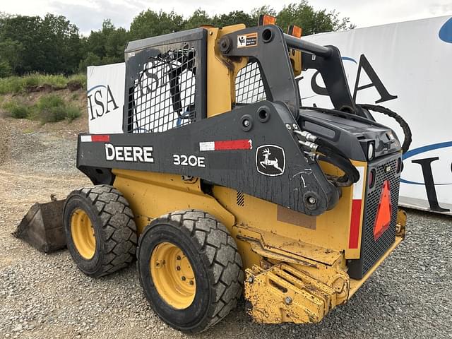 Image of John Deere 320E equipment image 2