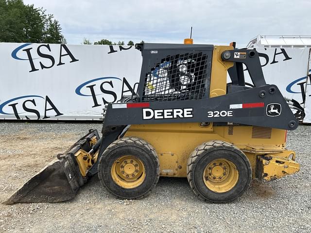 Image of John Deere 320E equipment image 1